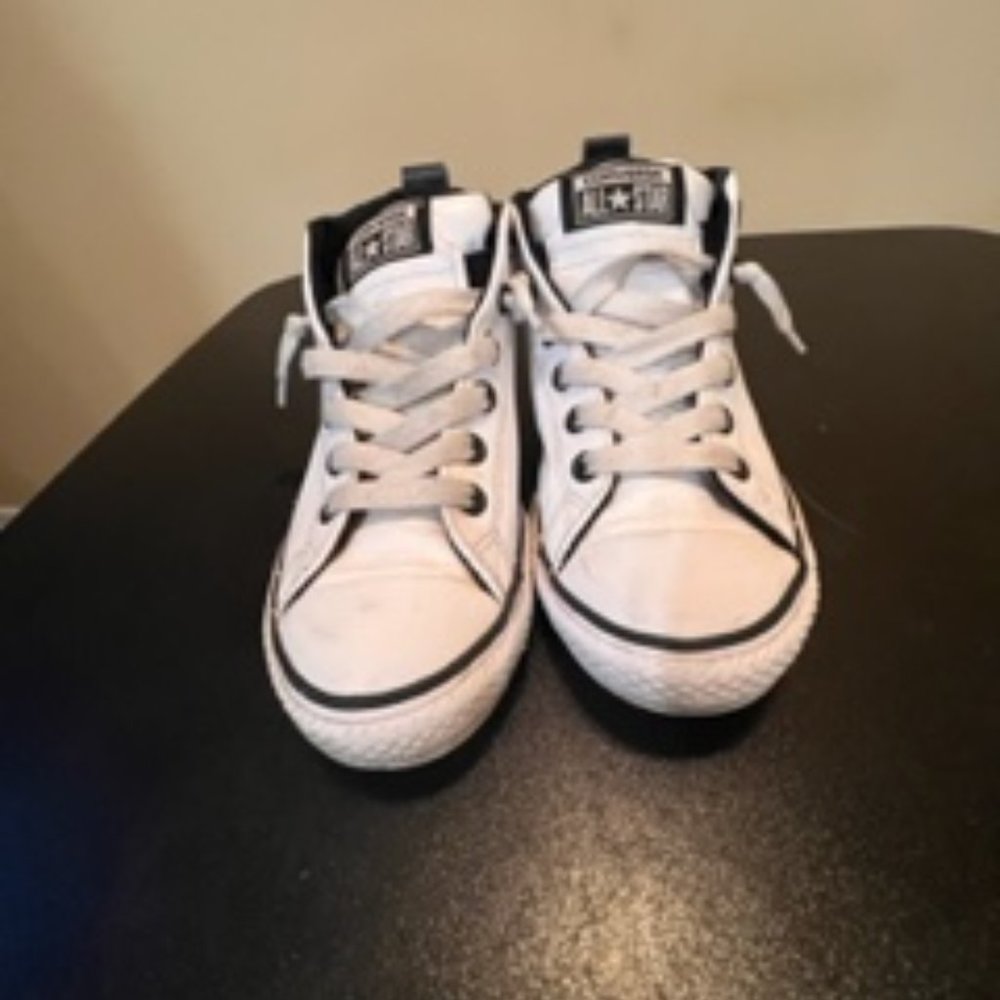 Converse Chuck Taylor size 5 leather sneakers